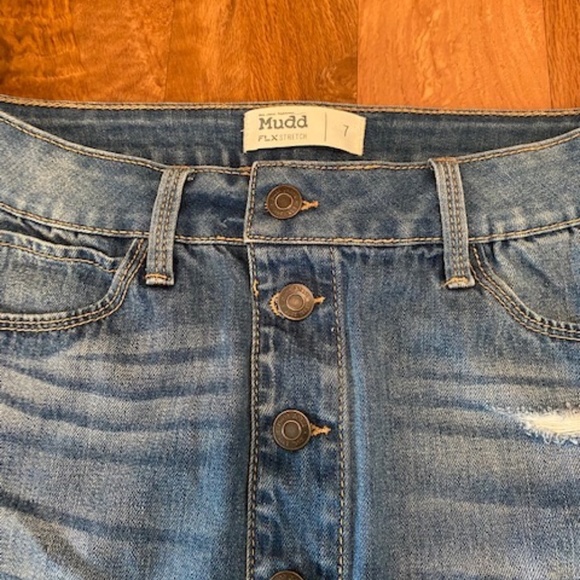 Mudd Jean Skirt Sz 7 + ♥️All $10 items in closet are 2 for $15♥️ - Picture 3 of 7